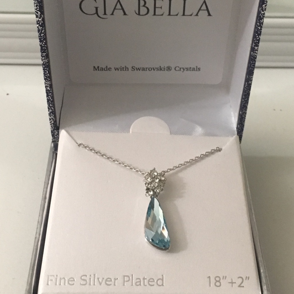 Made w/ Swarovski Crystal: Gia Bella Necklace